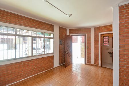 Casa para alugar com 2 quartos, 240m² em Campo Grande, São Paulo