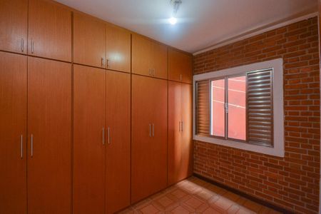 Casa para alugar com 2 quartos, 240m² em Campo Grande, São Paulo