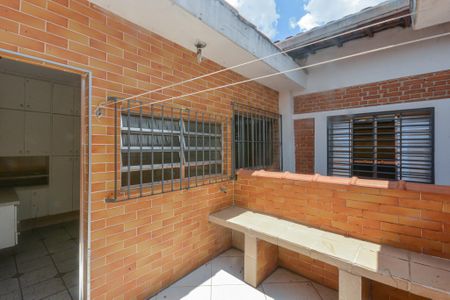 Casa para alugar com 240m², 2 quartos e 2 vagas