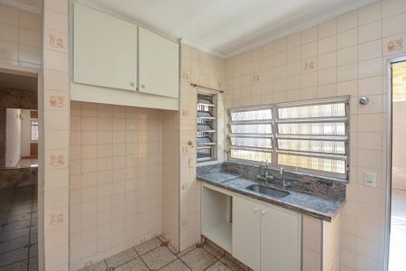 Casa para alugar com 240m², 2 quartos e 2 vagas