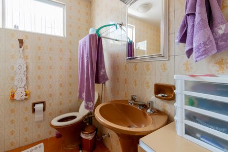 Casa à venda com 100m², 3 quartos e 2 vagasBanheiro da Suíte 1