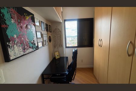 Apartamento à venda com 75m², 3 quartos e 2 vagasQuarto 2