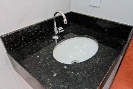 Apartamento à venda com 44m², 2 quartos e sem vaga Apartamento à venda com 44m², 2 quartos e sem vagaBanheiro