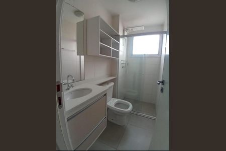 Banheiro de apartamento para alugar com 2 quartos, 50m² em Parque Campolim, Sorocaba