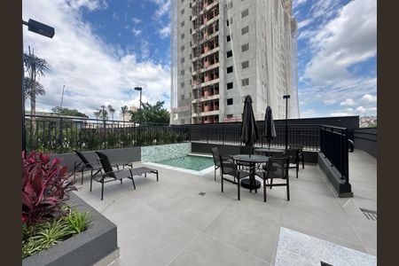 Apartamento à venda com 73m², 3 quartos e 2 vagas Apartamento à venda com 73m², 3 quartos e 2 vagasÁrea comum - Piscina