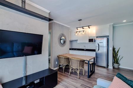 Sala de apartamento para alugar com 2 quartos, 49m² em Vila Anastácio, São Paulo