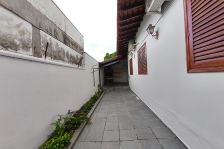 Casa à venda com 300m², 4 quartos e 5 vagas Casa à venda com 300m², 4 quartos e 5 vagasCorredor - Quintal