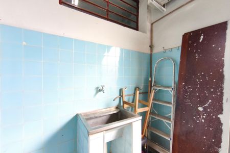 Casa à venda com 300m², 4 quartos e 5 vagas Casa à venda com 300m², 4 quartos e 5 vagasÁrea de Serviço