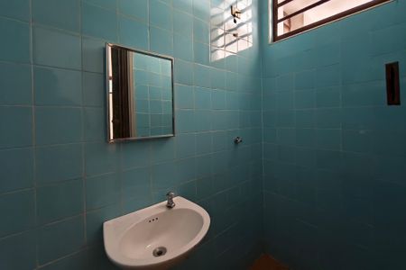 Casa à venda com 300m², 4 quartos e 5 vagas Casa à venda com 300m², 4 quartos e 5 vagasBanheiro de serviço