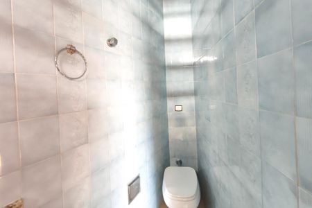 Casa à venda com 300m², 4 quartos e 5 vagas Casa à venda com 300m², 4 quartos e 5 vagasBanheiro Suíte 2