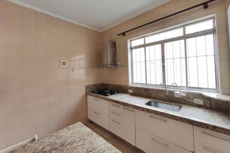 Casa à venda com 300m², 4 quartos e 5 vagas Casa à venda com 300m², 4 quartos e 5 vagasCozinha