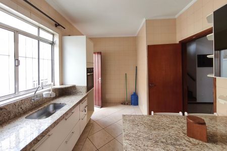 Casa à venda com 300m², 4 quartos e 5 vagas Casa à venda com 300m², 4 quartos e 5 vagasCozinha