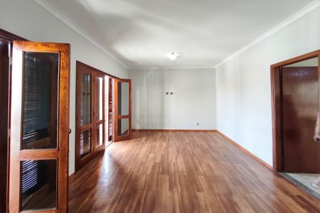 Casa à venda com 300m², 4 quartos e 5 vagas Casa à venda com 300m², 4 quartos e 5 vagasQuarto Suíte