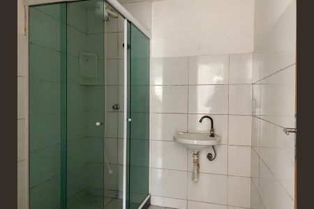 Banheiro de apartamento para alugar com 2 quartos, 60m² em Santa Catarina, São Gonçalo
