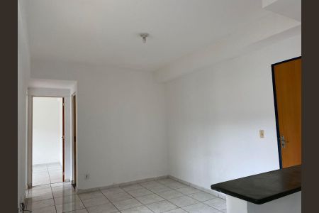 Sala de apartamento para alugar com 2 quartos, 60m² em Santa Catarina, São Gonçalo