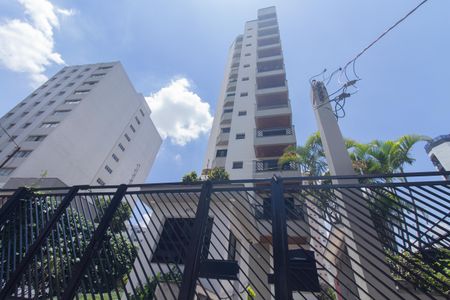 Apartamento à venda com 94m², 3 quartos e 2 vagasFachada e portaria