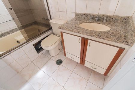 Apartamento à venda com 94m², 3 quartos e 2 vagasBanheiro da Suíte