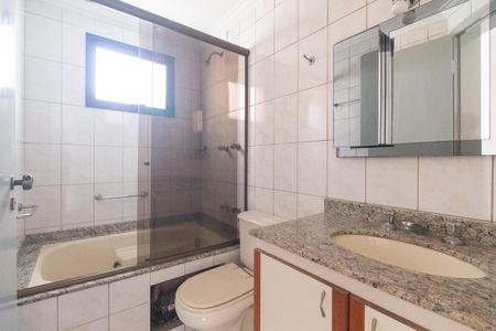 Apartamento à venda com 94m², 3 quartos e 2 vagasBanheiro da Suíte