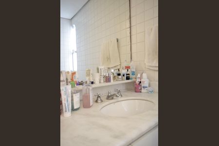 Apartamento à venda com 80m², 2 quartos e 1 vagaBanheiro da Suíte