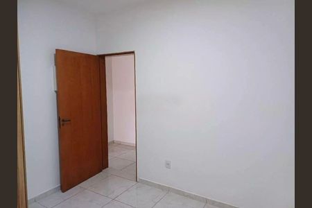 Casa à venda com 175m², 3 quartos e 3 vagas Casa à venda com 175m², 3 quartos e 3 vagasQuarto