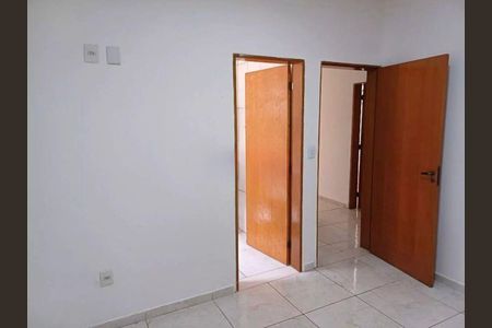 Casa à venda com 175m², 3 quartos e 3 vagas Casa à venda com 175m², 3 quartos e 3 vagasQuarto
