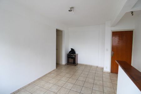 Sala de apartamento para alugar com 2 quartos, 75m² em Vila Pirajussara, São Paulo
