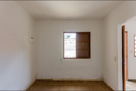 Casa para alugar com 40m², 1 quarto e sem vaga Casa para alugar com 40m², 1 quarto e sem vagaSala