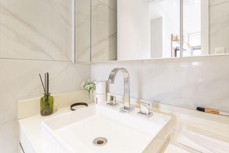 Apartamento à venda com 64m², 2 quartos e 1 vaga Apartamento à venda com 64m², 2 quartos e 1 vagaBanheiro da Suíte