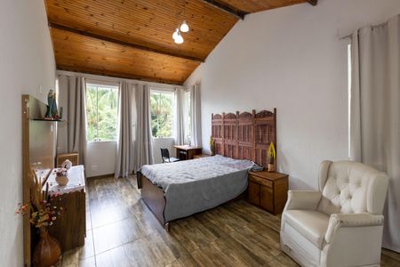 Casa de condomínio à venda com 350m², 4 quartos e 8 vagas Casa de condomínio à venda com 350m², 4 quartos e 8 vagasSuíte 1