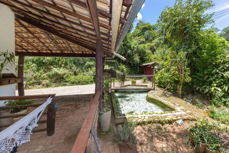 Casa de condomínio à venda com 350m², 4 quartos e 8 vagas Casa de condomínio à venda com 350m², 4 quartos e 8 vagasPiscina de Nascente