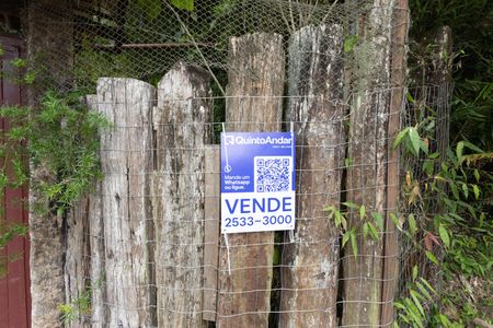 Casa de condomínio à venda com 350m², 4 quartos e 8 vagas Casa de condomínio à venda com 350m², 4 quartos e 8 vagasPlaca