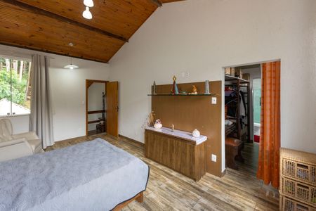 Casa de condomínio à venda com 350m², 4 quartos e 8 vagas Casa de condomínio à venda com 350m², 4 quartos e 8 vagasSuíte 1