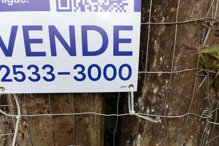 Casa de condomínio à venda com 350m², 4 quartos e 8 vagas Casa de condomínio à venda com 350m², 4 quartos e 8 vagasPlaca