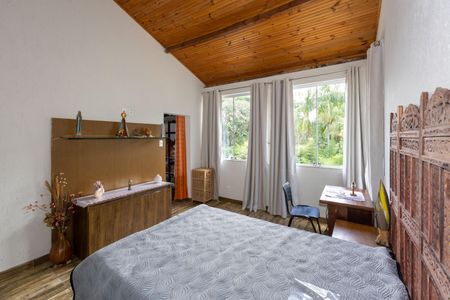 Casa de condomínio à venda com 350m², 4 quartos e 8 vagas Casa de condomínio à venda com 350m², 4 quartos e 8 vagasSuíte 1