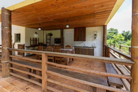 Casa de condomínio à venda com 350m², 4 quartos e 8 vagas Casa de condomínio à venda com 350m², 4 quartos e 8 vagasChurrasqueira