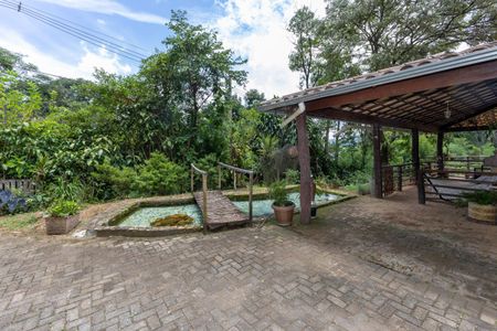 Casa de condomínio à venda com 350m², 4 quartos e 8 vagas Casa de condomínio à venda com 350m², 4 quartos e 8 vagasPiscina de Nascente