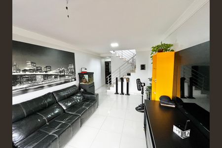 Sala de casa à venda com 3 quartos, 160m² em Vila Roque, São Paulo