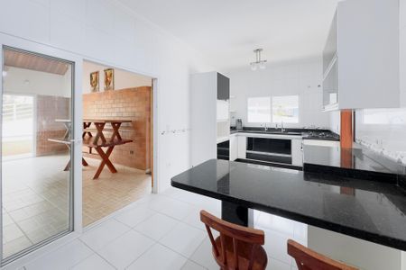 Casa de condomínio para alugar com 450m², 6 quartos e 11 vagas