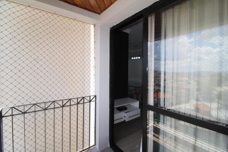 Apartamento para alugar com 65m², 2 quartos e 1 vagaSala - Varanda