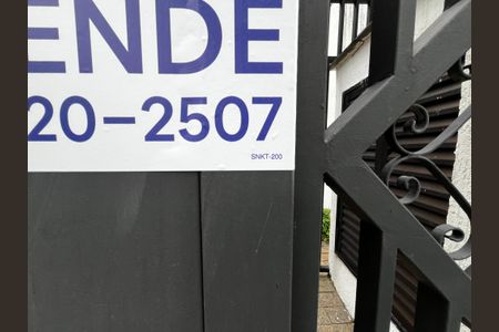 Casa à venda com 364m², 3 quartos e 6 vagasFachada / Placa