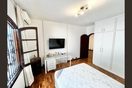 Casa à venda com 364m², 3 quartos e 6 vagasQuarto 1