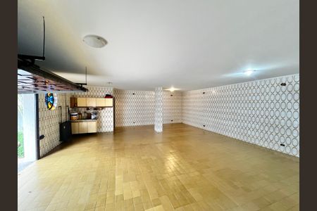 Casa à venda com 364m², 3 quartos e 6 vagasGaragem