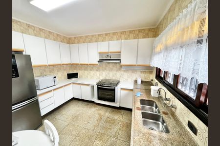 Casa à venda com 364m², 3 quartos e 6 vagasCozinha