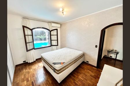 Casa à venda com 364m², 3 quartos e 6 vagasQuarto 2