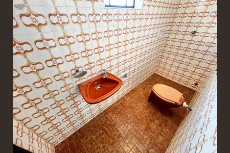 Casa à venda com 364m², 3 quartos e 6 vagasBanheiro da Edícula