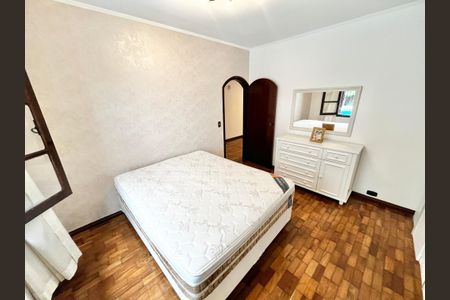 Casa à venda com 364m², 3 quartos e 6 vagasQuarto 2