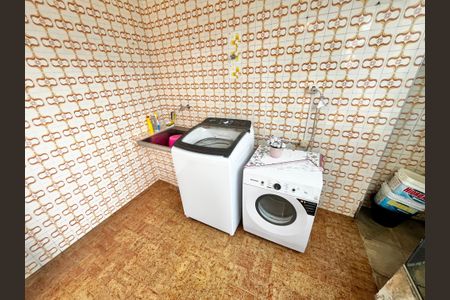 Casa à venda com 364m², 3 quartos e 6 vagasLavanderia