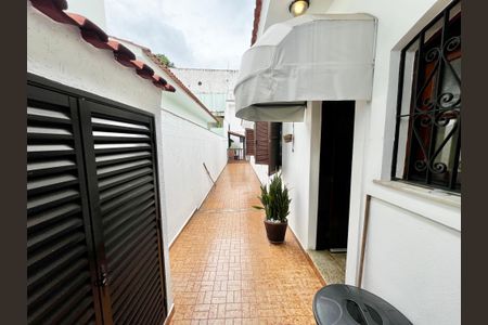 Casa à venda com 364m², 3 quartos e 6 vagasCorredor