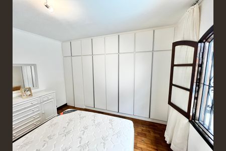 Casa à venda com 364m², 3 quartos e 6 vagasQuarto 2