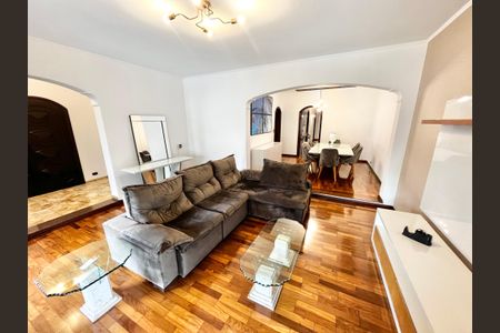 Casa à venda com 364m², 3 quartos e 6 vagasSala